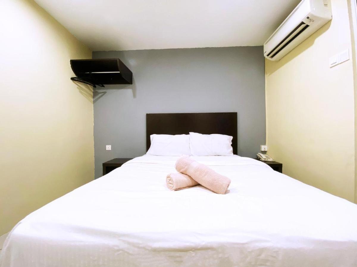 Your Hotel Klang Exterior photo