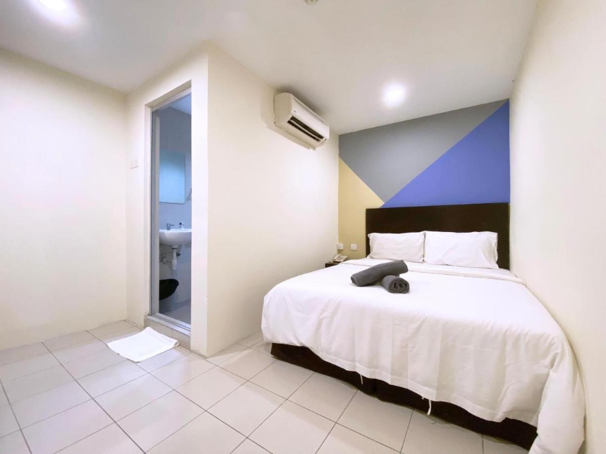Your Hotel Klang Exterior photo