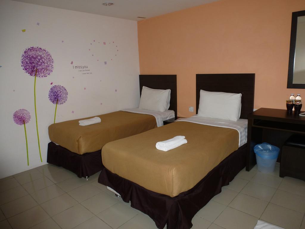 Your Hotel Klang Exterior photo